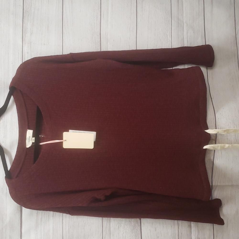 NWT Womens Cropped Sweater